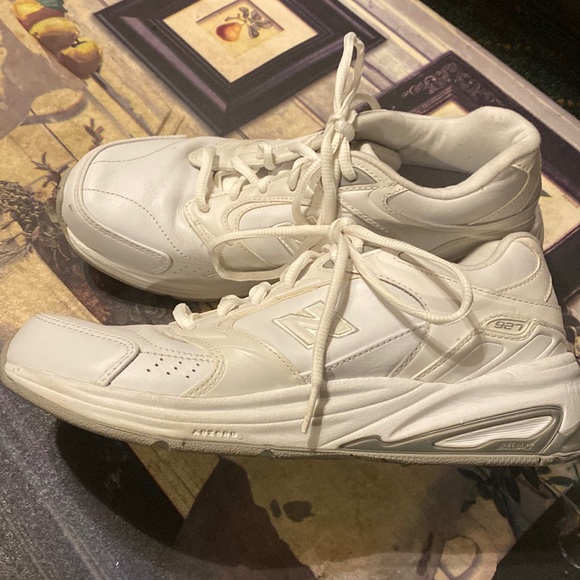 Women’s New Balance 927 Tennis Shoes - Picture 2 of 10